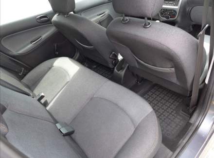 Peugeot - 206
