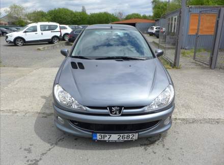 Peugeot - 206