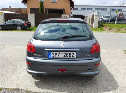 Peugeot - 206