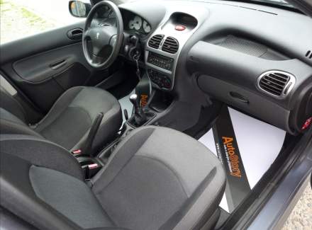 Peugeot - 206