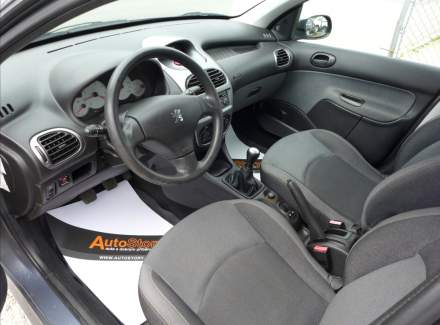 Peugeot - 206
