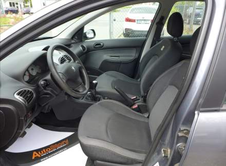 Peugeot - 206