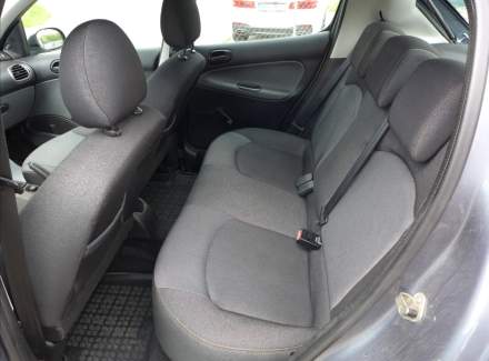 Peugeot - 206