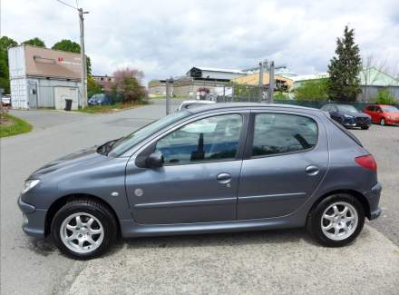 Peugeot - 206