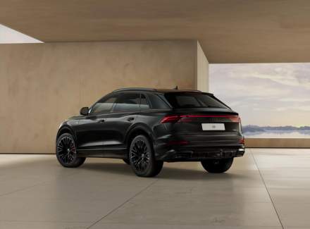 Audi - Q8