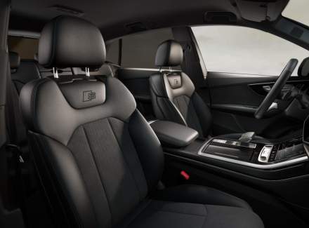 Audi - Q8