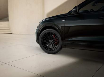 Audi - Q8