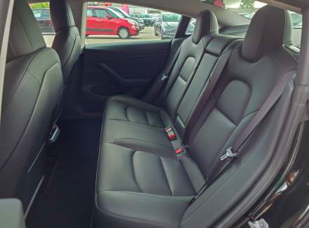 Tesla - Model 3