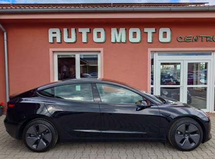 Tesla - Model 3