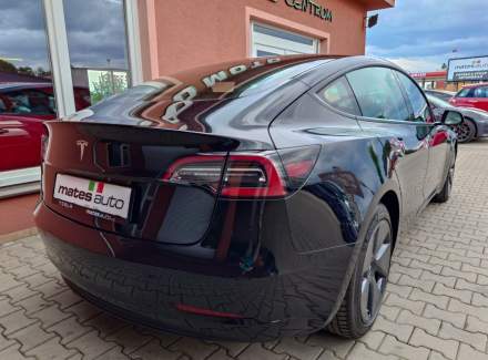 Tesla - Model 3
