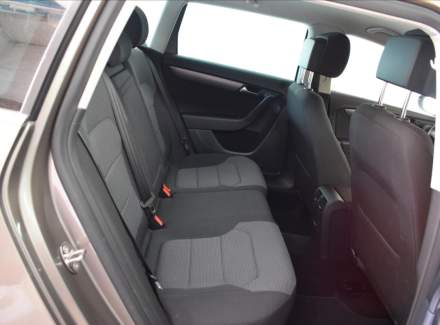 Volkswagen - Passat