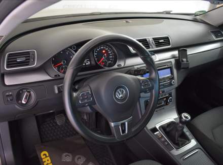 Volkswagen - Passat