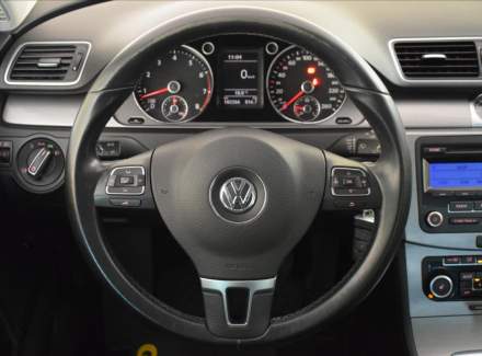 Volkswagen - Passat