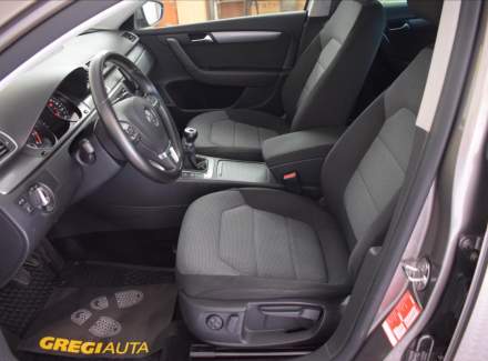 Volkswagen - Passat