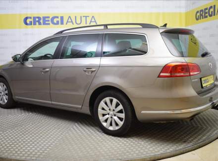 Volkswagen - Passat