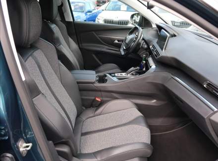 Peugeot - 5008