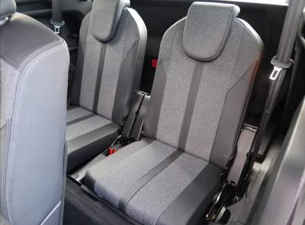 Peugeot - 5008