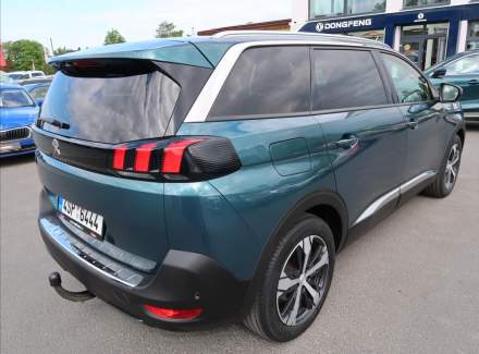 Peugeot - 5008