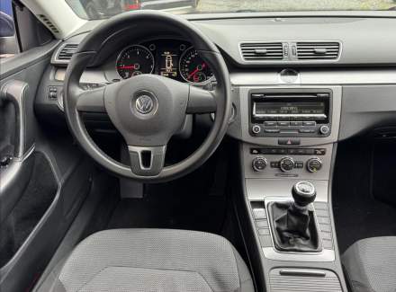 Volkswagen - Passat