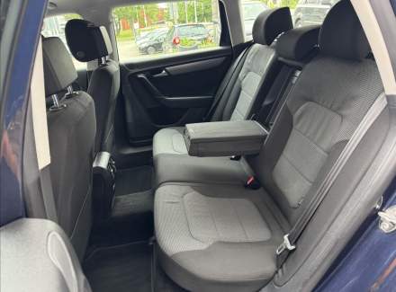 Volkswagen - Passat