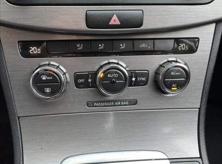 Volkswagen - Passat