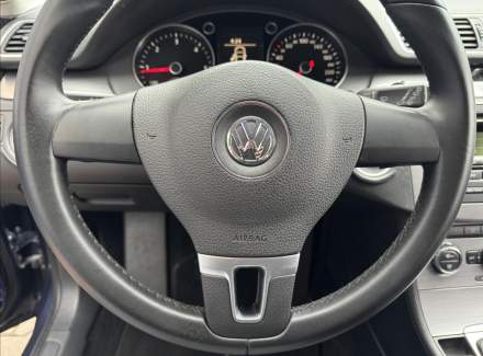 Volkswagen - Passat