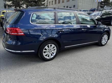 Volkswagen - Passat