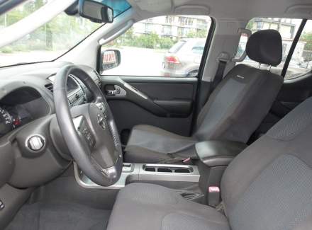 Nissan - Navara