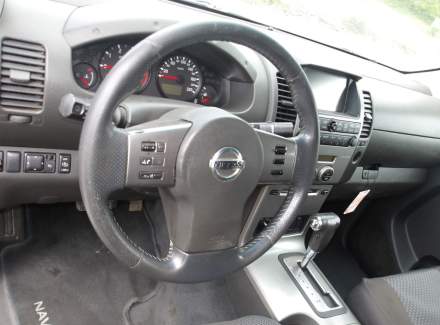 Nissan - Navara