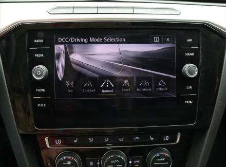 Volkswagen - Passat