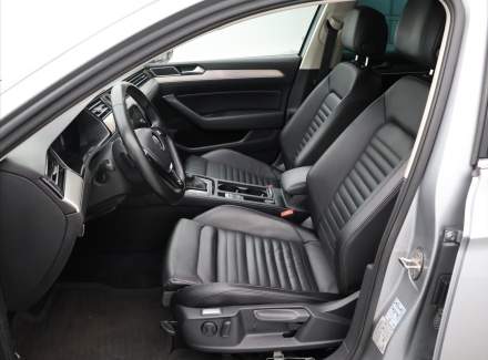 Volkswagen - Passat