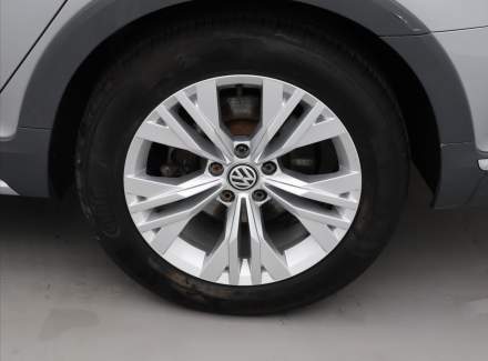 Volkswagen - Passat