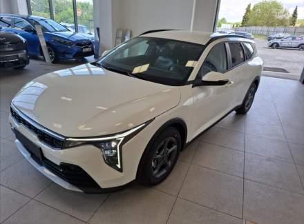 Kia - K4