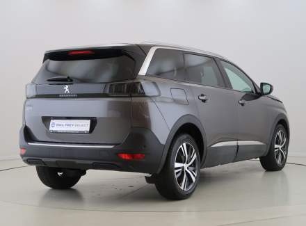 Peugeot - 5008