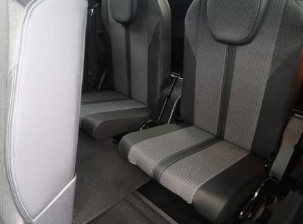 Peugeot - 5008