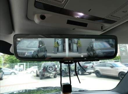 Land Rover - Defender