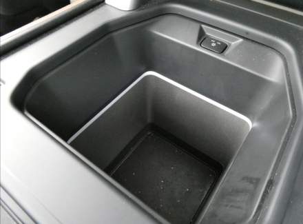 Land Rover - Defender