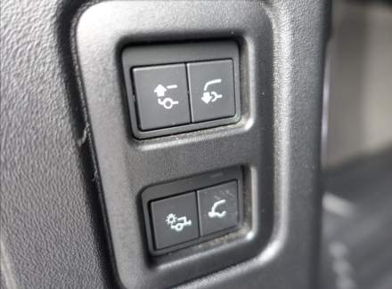 Land Rover - Defender