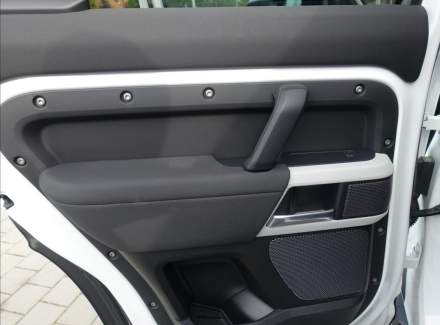 Land Rover - Defender