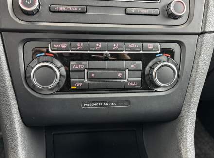Volkswagen - Golf