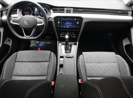 Volkswagen - Passat