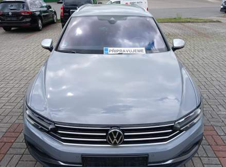 Volkswagen - Passat
