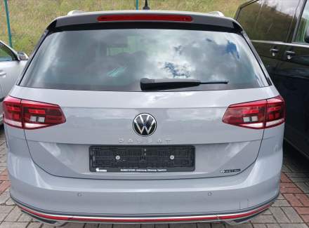 Volkswagen - Passat