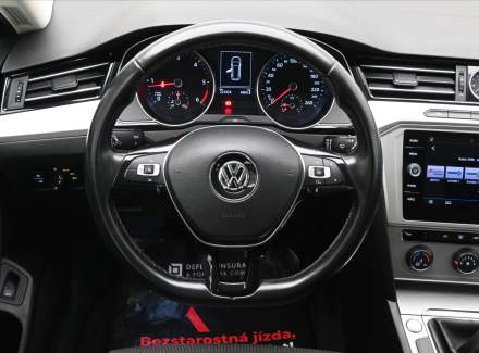 Volkswagen - Passat