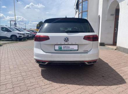 Volkswagen - Passat