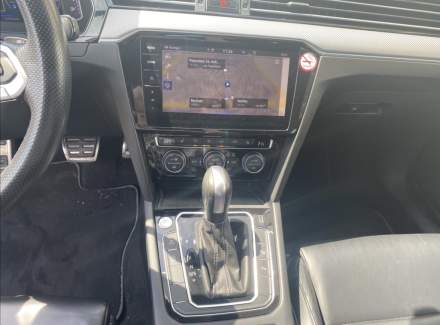 Volkswagen - Passat