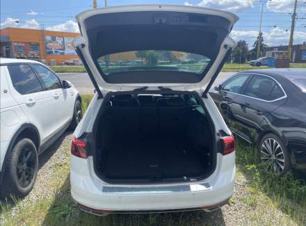 Volkswagen - Passat
