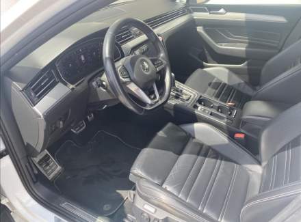Volkswagen - Passat