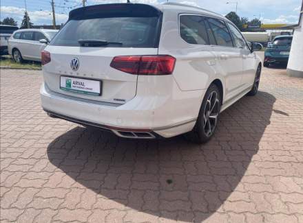 Volkswagen - Passat
