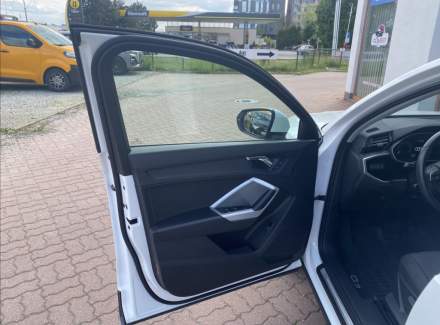Audi - Q3